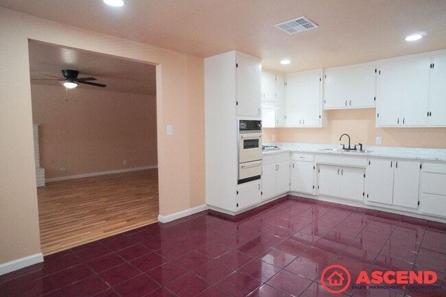 Building Photo - Charming 3 Bedroom in Delano!