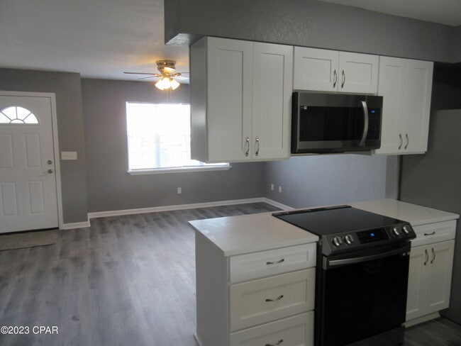 Building Photo - 134 Parker Village Cir