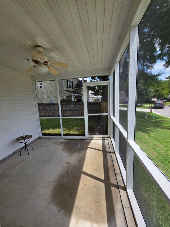 Building Photo - Charming 3-Bedroom Home in Desirable Shadowmoss Community