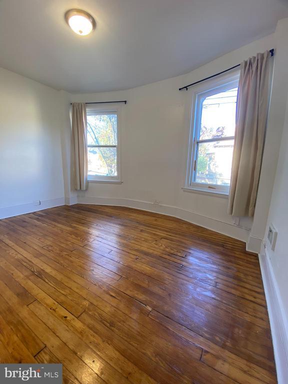 Building Photo - 416 S 45th St