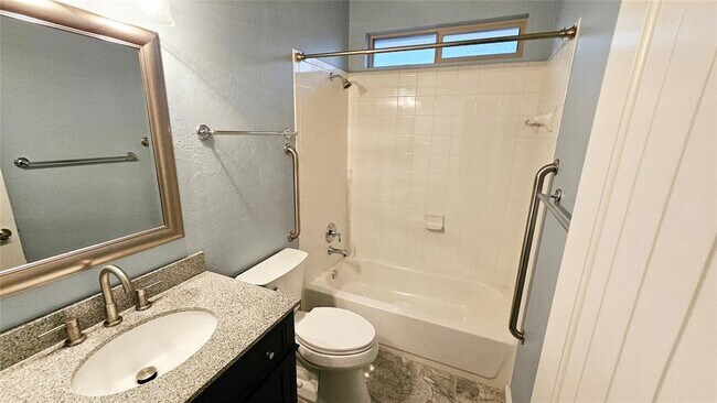 Building Photo - 1824 Woody Ln