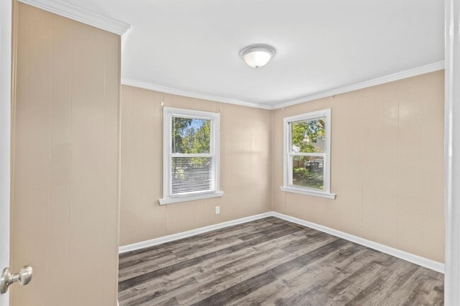 Building Photo - 1308 Columbia Rd