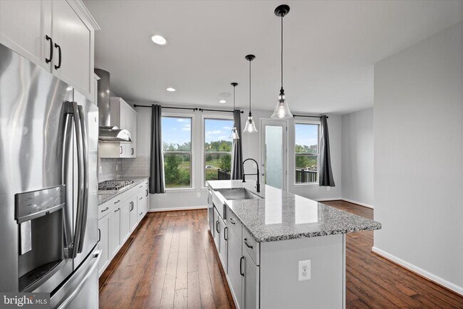 Building Photo - 42424 Dogwood Glen Square