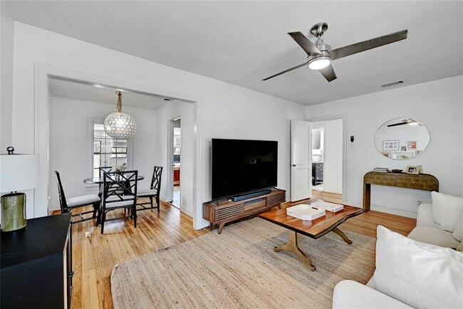 Building Photo - 5313 Avenue F