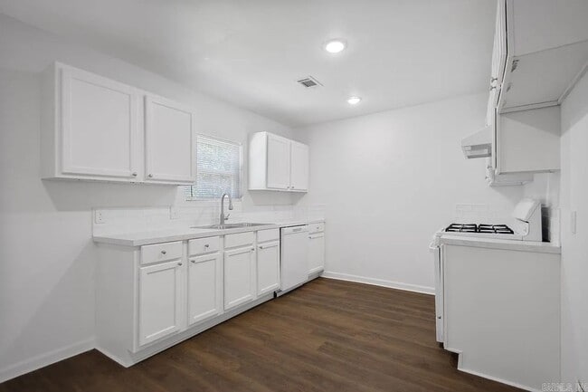 Building Photo - 3BR/1BA House for Rent in Jacksonville, AR!