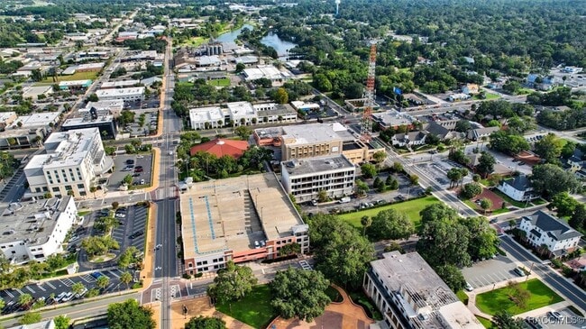 Building Photo - 302 SE Broadway St