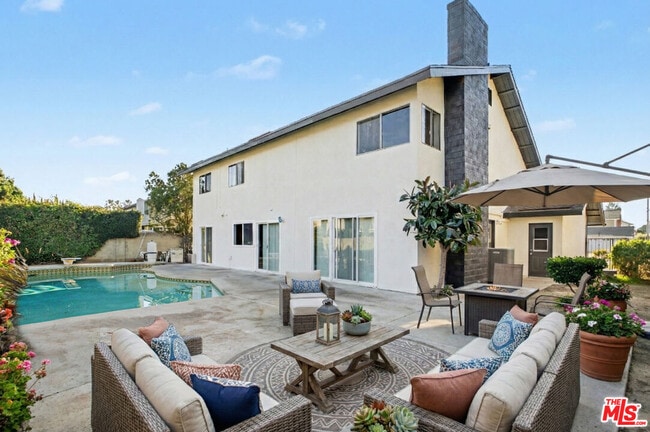 Building Photo - 243 Blanquita Way