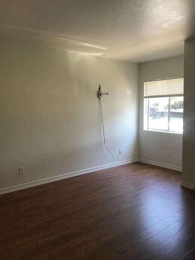 Building Photo - 1808 N 32nd St