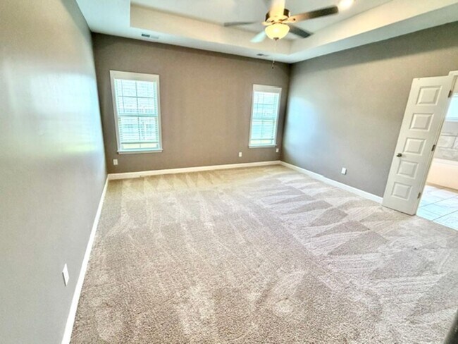 Building Photo - 35 Birkdale Dr