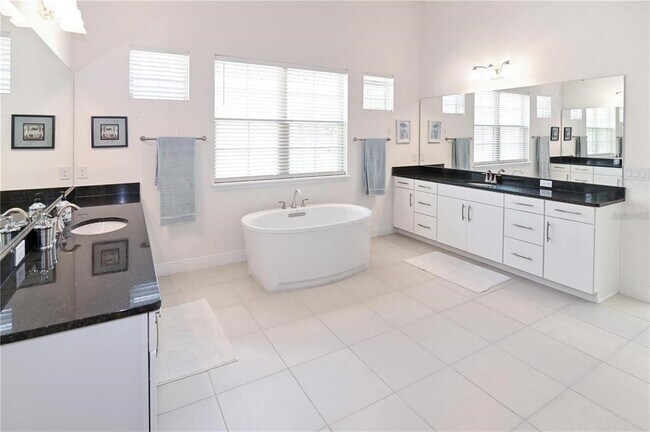 Building Photo - 15704 Marina Bay Dr