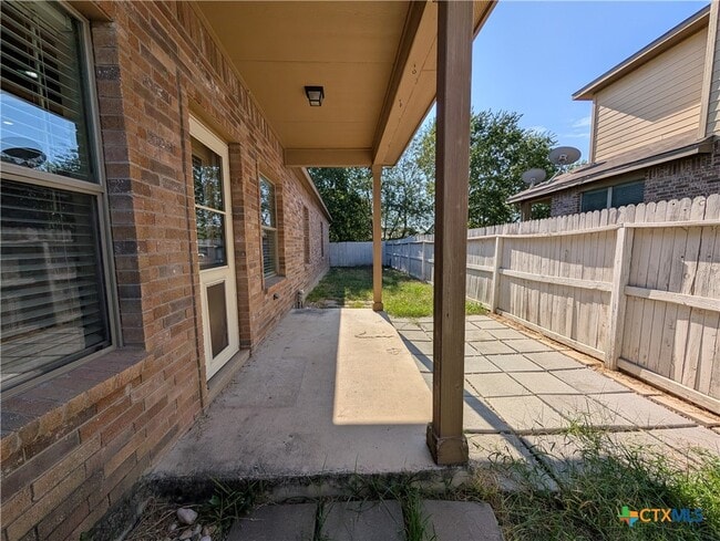 Building Photo - 208 Anne Louise Dr