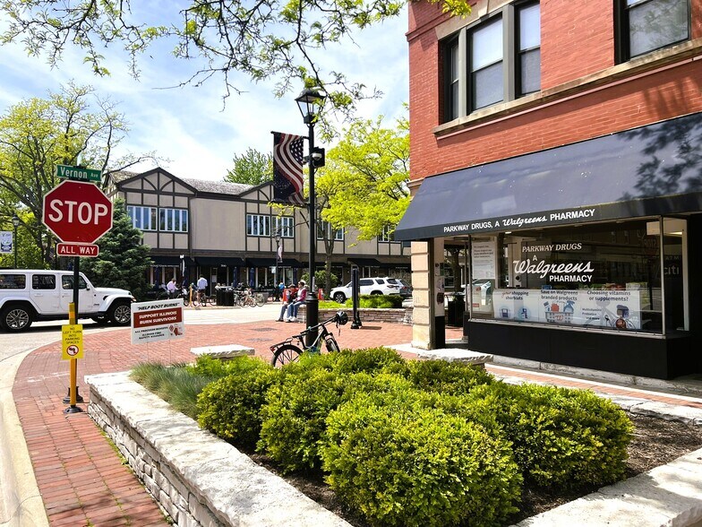 Downtown Glencoe - 630 Vernon Ave
