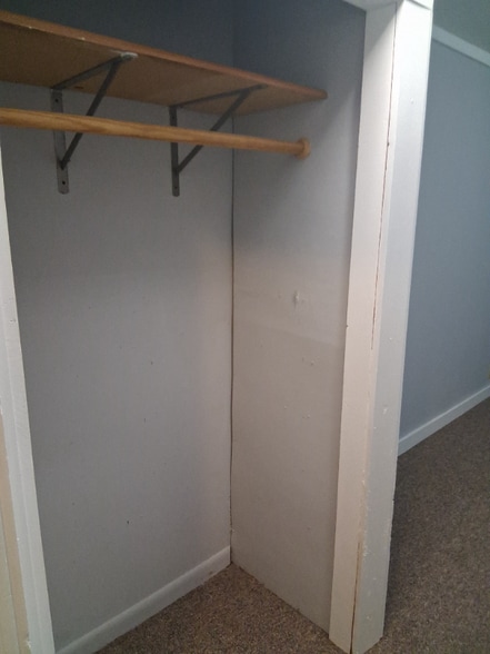 Building Photo - 15 School St