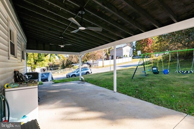 Building Photo - 741 Silver Creek Rd