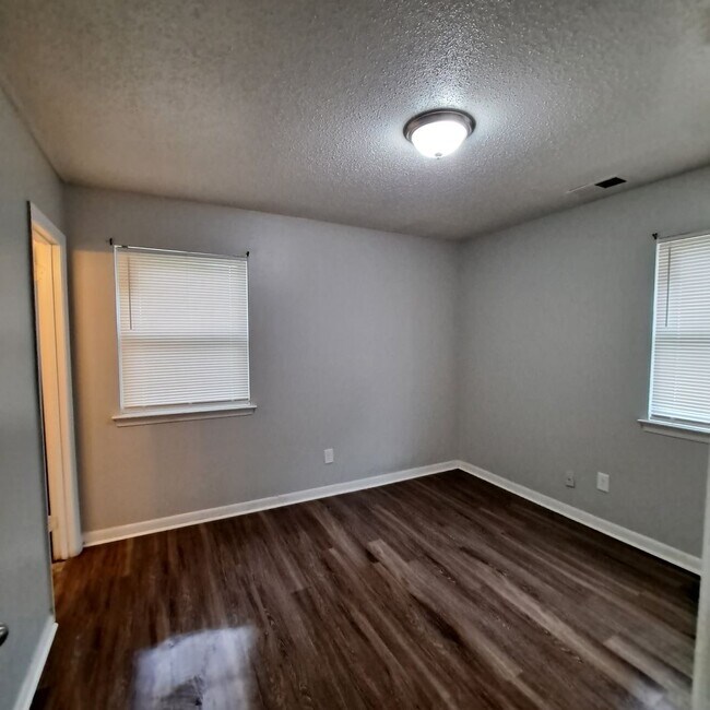 Building Photo - 4328 Arrow Cove