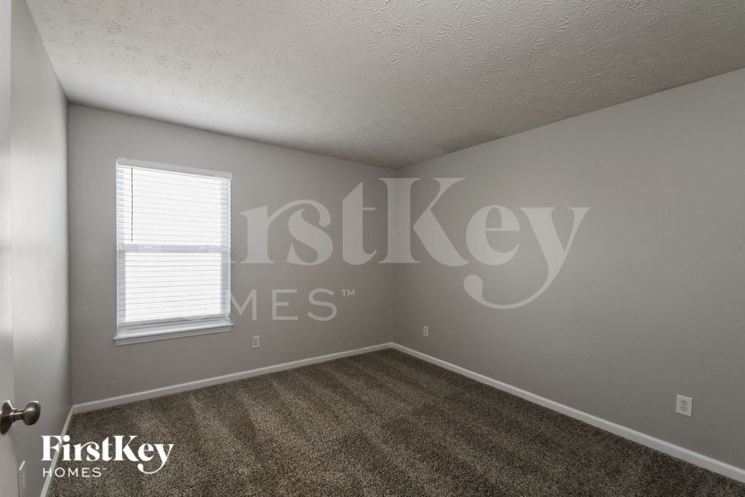 Building Photo - 6240 Eagle Lake Dr