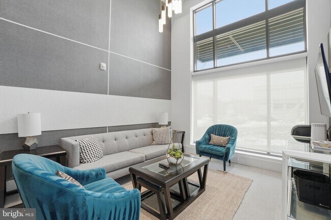 Building Photo - 989 S Buchanan St