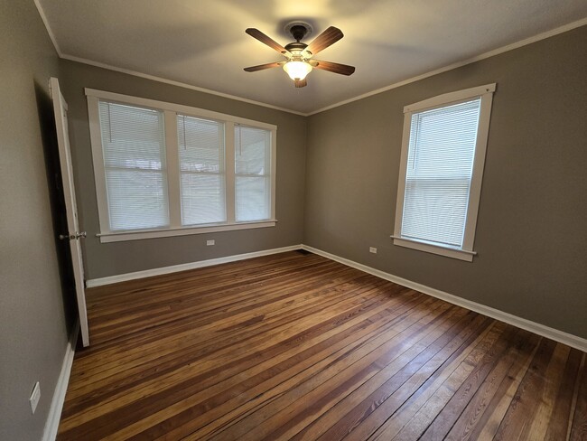 Building Photo - 249 E Park Blvd