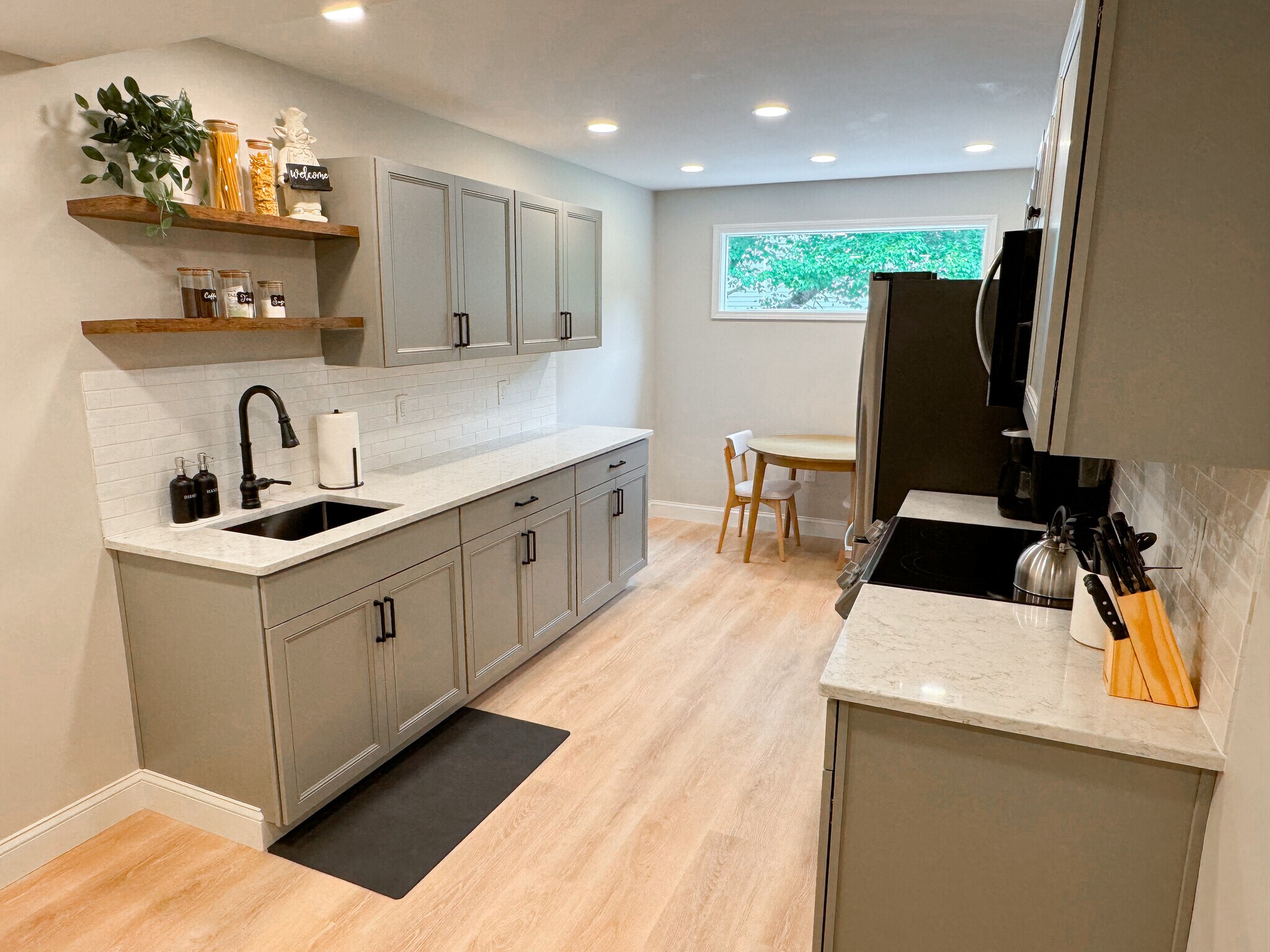 Building Photo - 4056 Lenox Park Dr