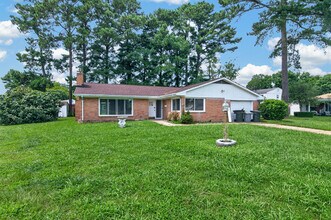 Building Photo - 1027 Leon Ln