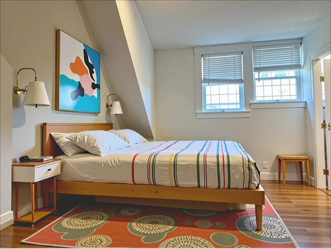 Building Photo - 107 Charles St