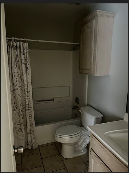 Building Photo - 1804 Agua Fina Ave