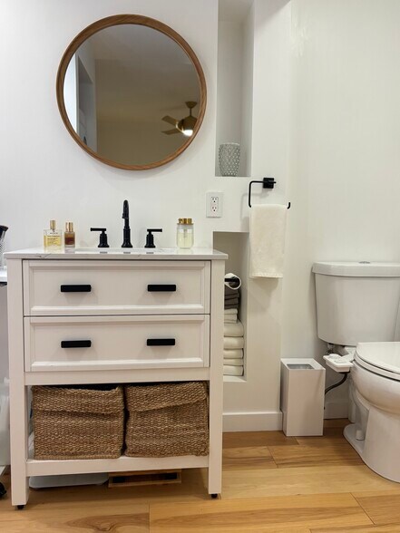 Building Photo - 413 14th St