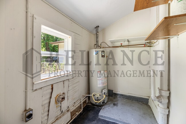 Building Photo - 351 S All Hallows St