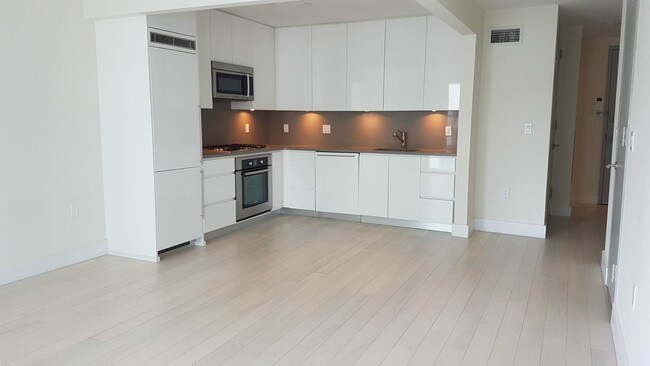 Primary Photo - 109 Gold Street