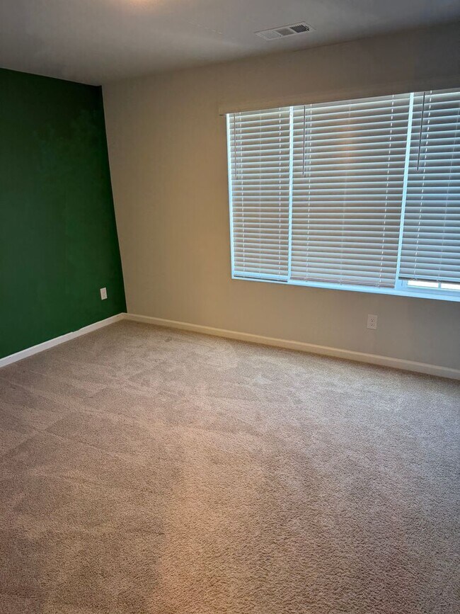 Building Photo - 3 BR/2BA | Newly Renovated Single Family Home | Covered Patio | In Columbia!