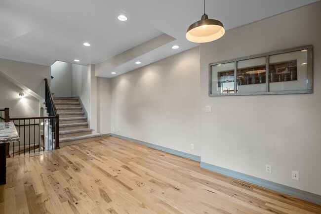 Building Photo - 1275 S Clayton St