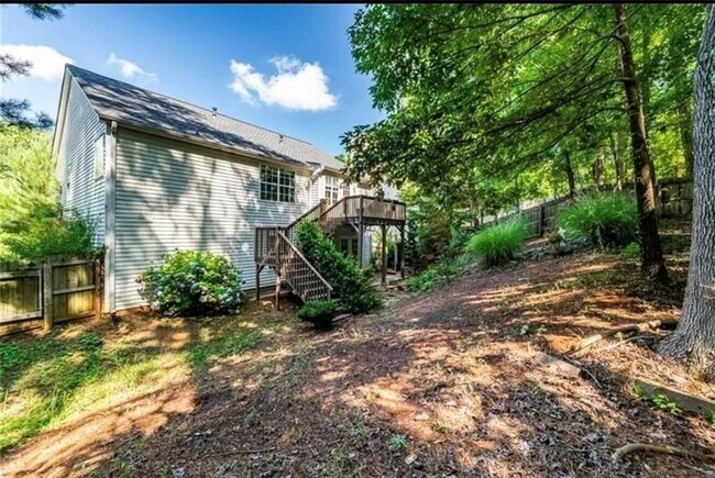 Building Photo - 2807 Crest Ridge Way SW
