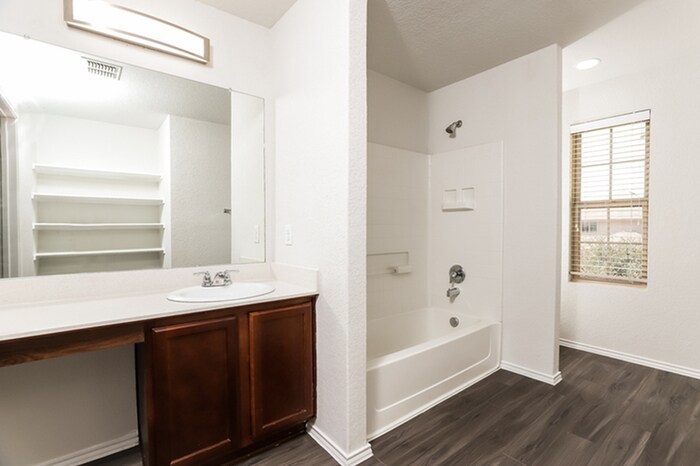 Building Photo - 10610 Goose Way