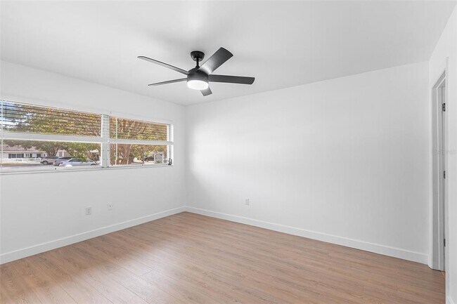 Building Photo - 555 62nd St S