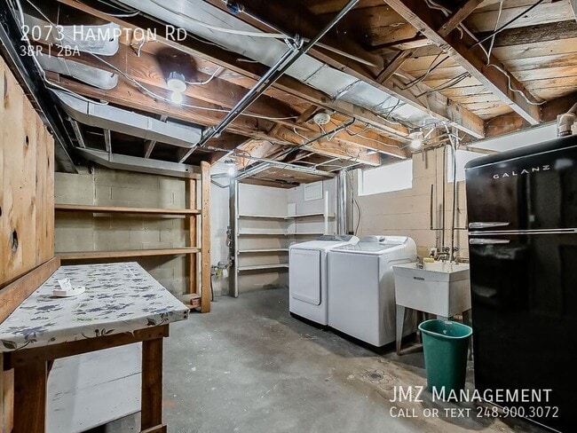 Building Photo - 2073 Hampton Rd