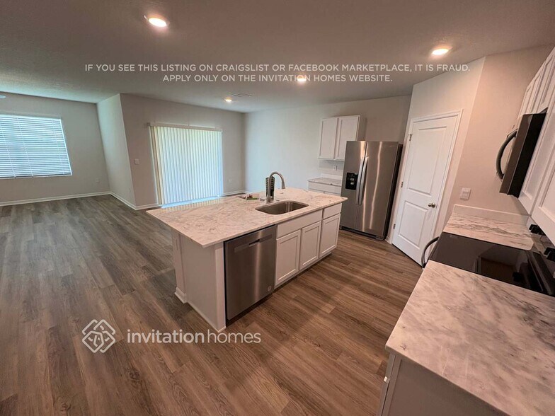 Building Photo - 18120 Canopy Pl
