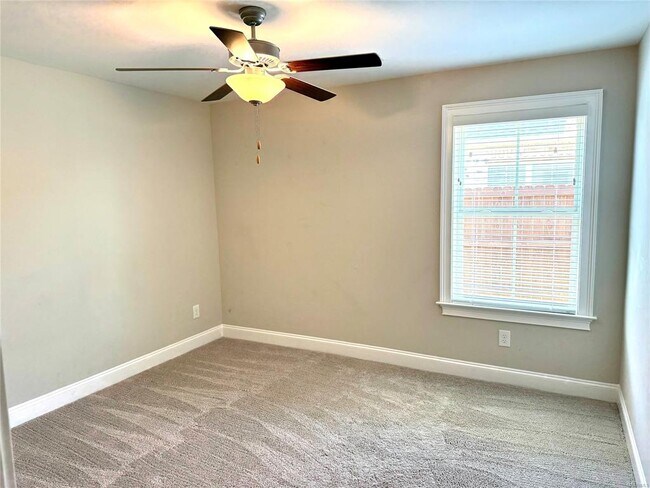 Building Photo - 110 Herman Dr