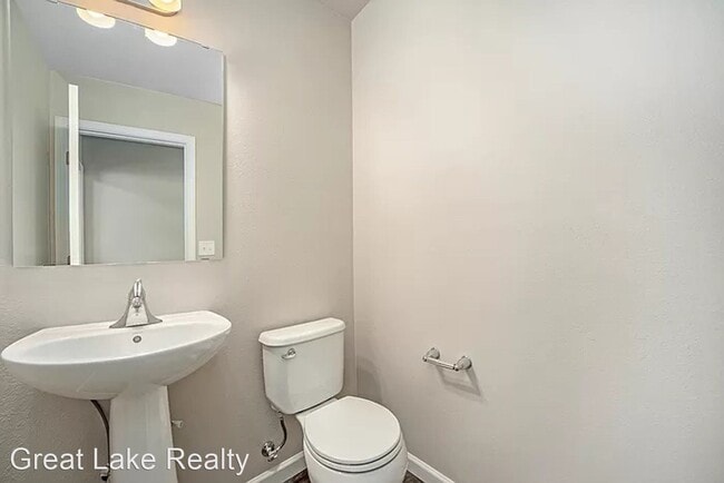 Building Photo - 4 br, 2.5 bath House - 425 Oak Hill Court