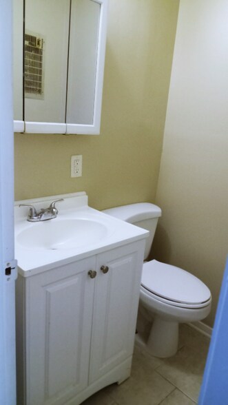 Building Photo - 3807 Mount St