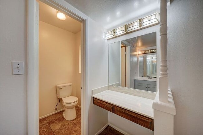 Building Photo - READY TO VIEW NOW! 4 Bedroom 2 Bath Home in Phoenix!