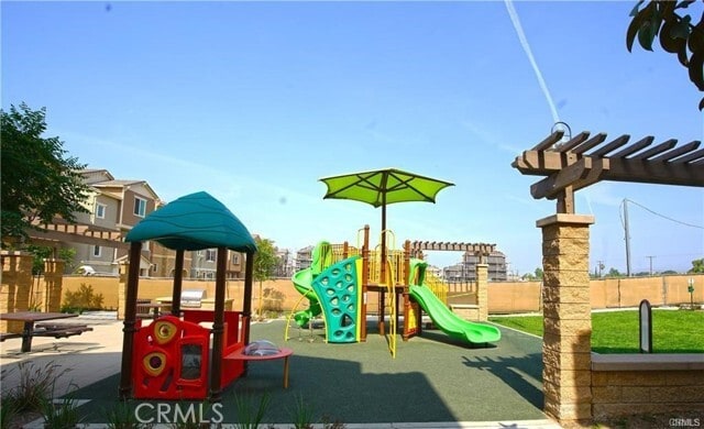 Building Photo - 2863 Cedar Ln