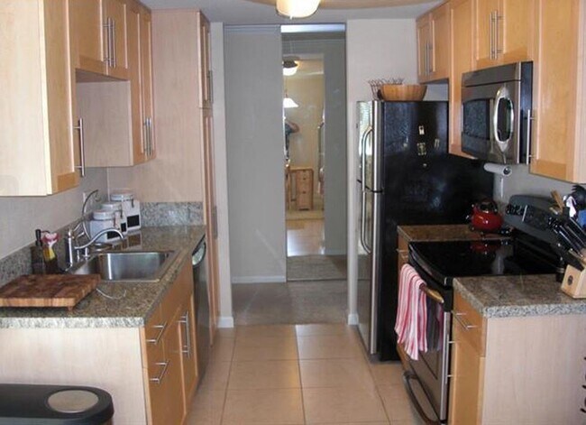 Building Photo - 361 Masters Ct