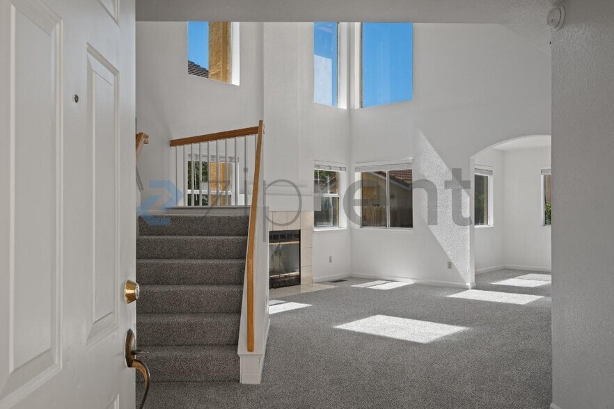 Building Photo - 511 Floyd Ct