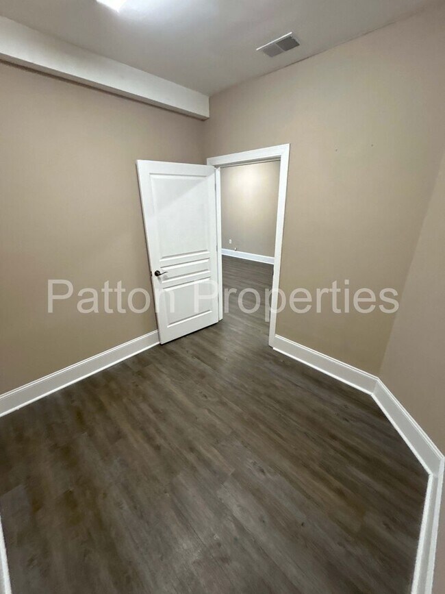 Building Photo - 1308 Pulaski St
