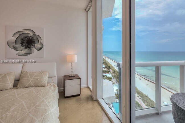 Building Photo - 6515 Collins Ave