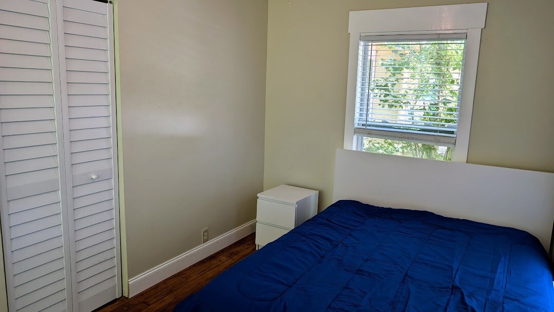 room picture - 2255 1st Ave N