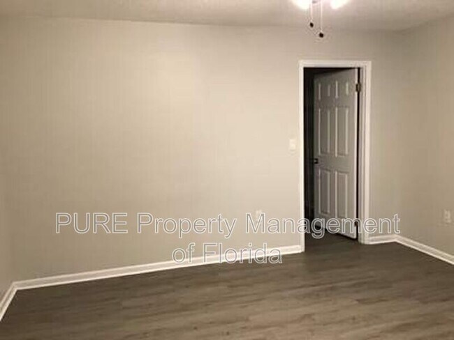 Building Photo - 3135 SW 97th St