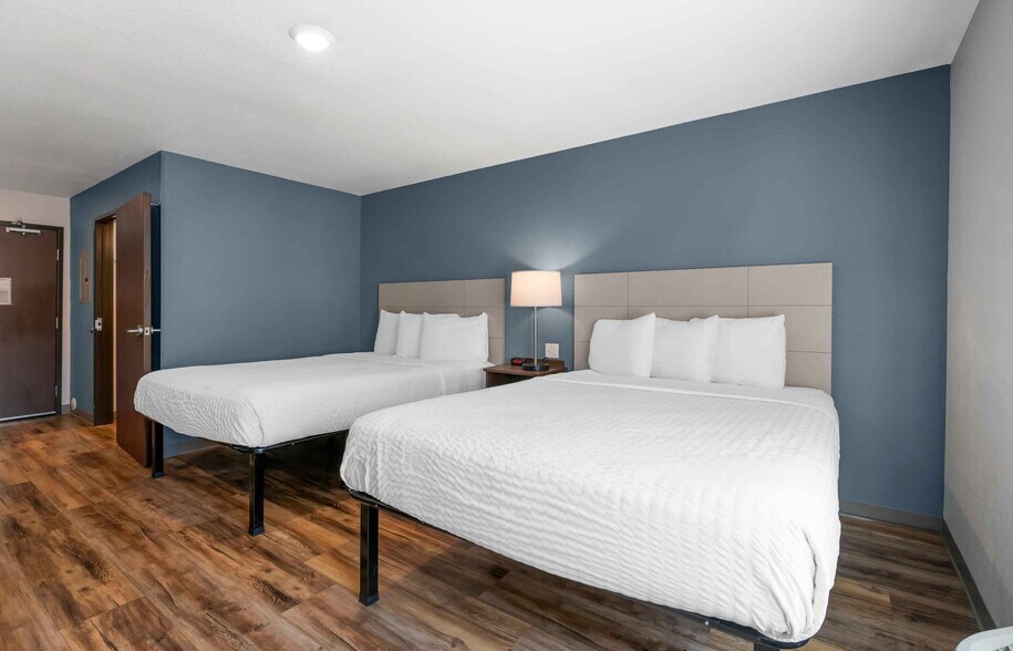 Building Photo - Furnished Studio-Melbourne - West Melbourne
