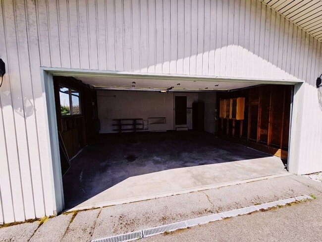 Building Photo - 4 Bed 2.5 Bath Kirkland - Lake WA Schools