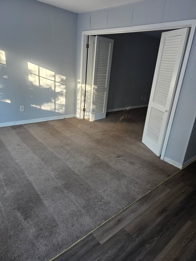 Building Photo - Spruce Street